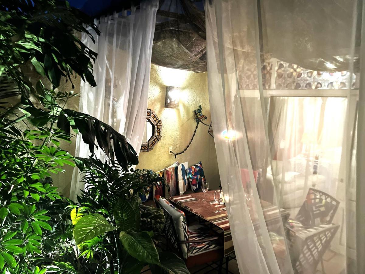 Dickinson Guest House Guadalajara Extérieur photo