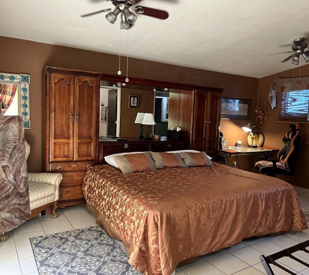 Dickinson Guest House Guadalajara Extérieur photo