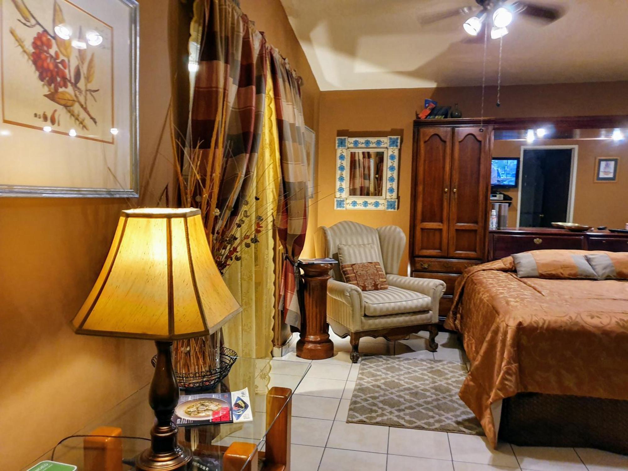 Dickinson Guest House Guadalajara Extérieur photo