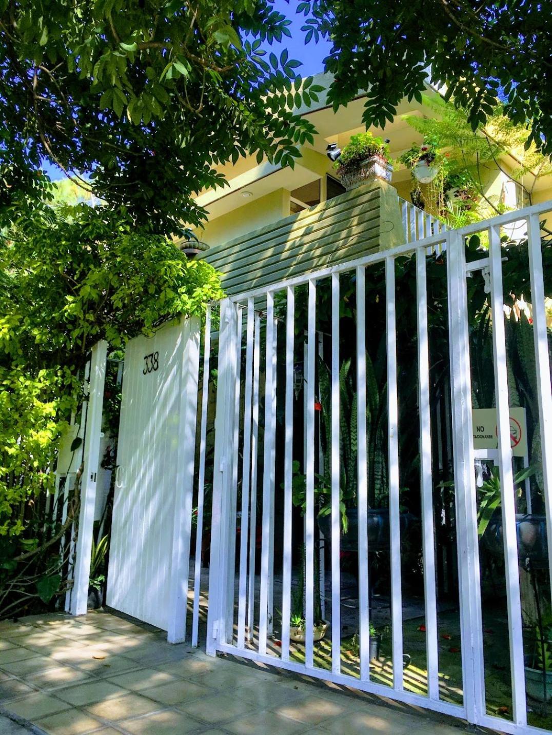 Dickinson Guest House Guadalajara Extérieur photo